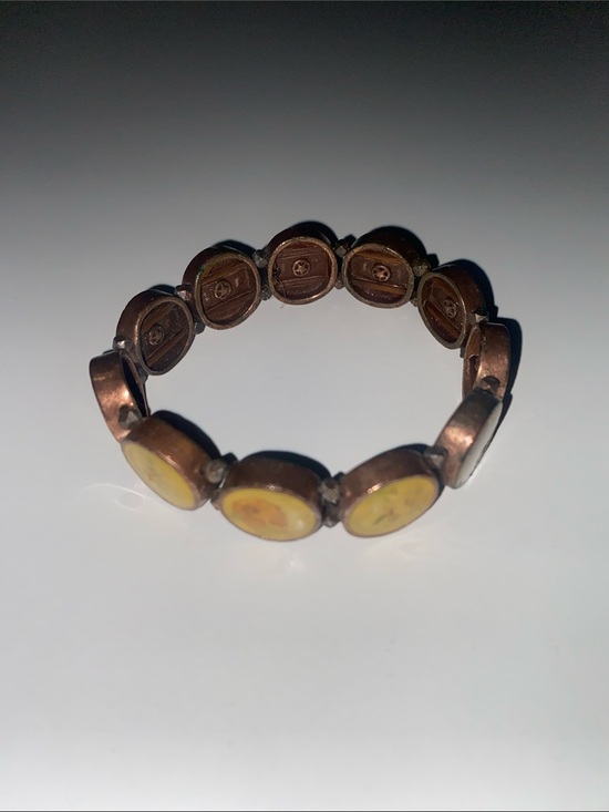 Vintage Jewelry - Pressed Flowers Round Amber Button Stretch Bracelet - Yellow and Copper
